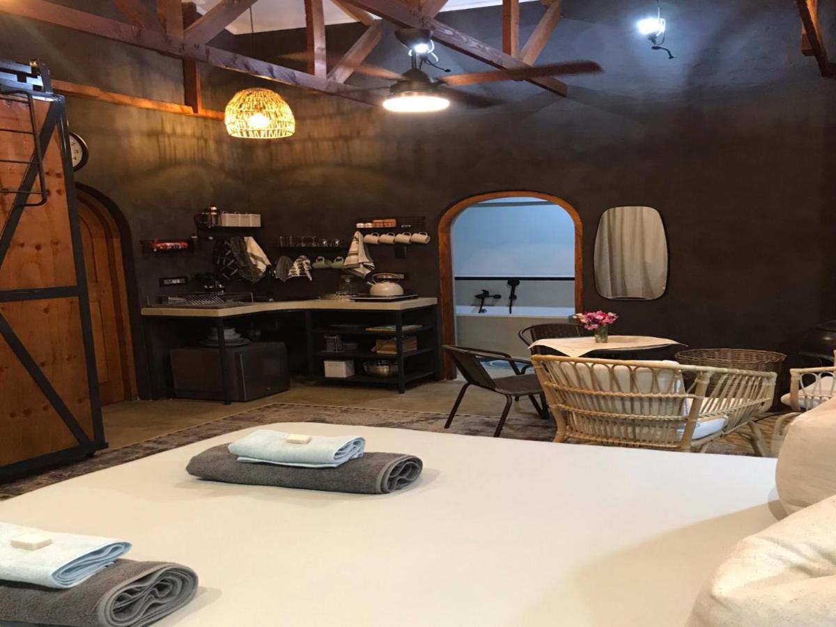 Hannah'S Haven Studio Deluxe - No Loadshedding Appartement Beaufort Wes Buitenkant foto