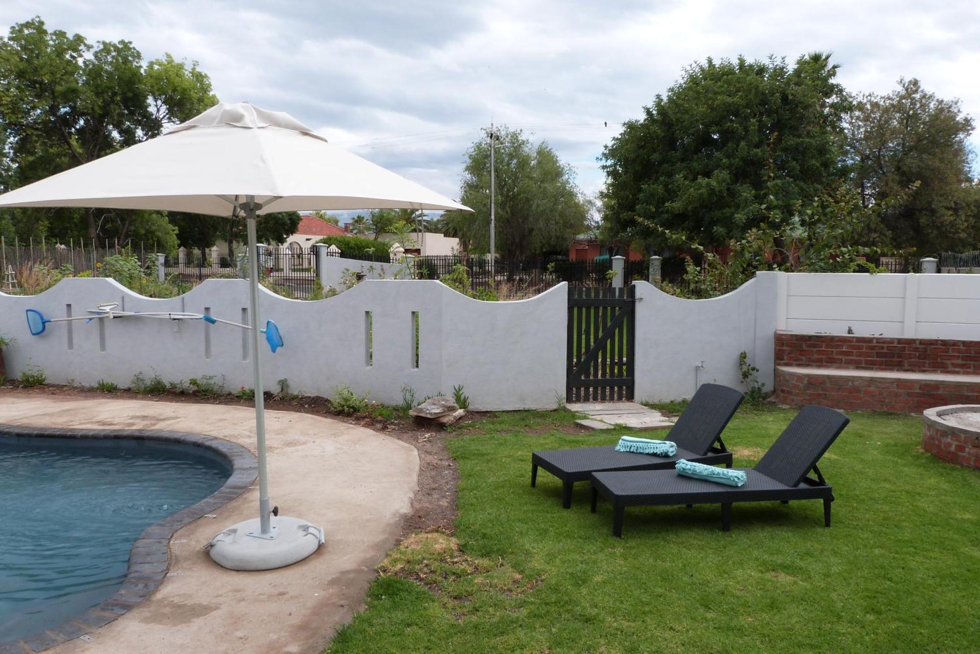 Hannah'S Haven Studio Deluxe - No Loadshedding Appartement Beaufort Wes Buitenkant foto