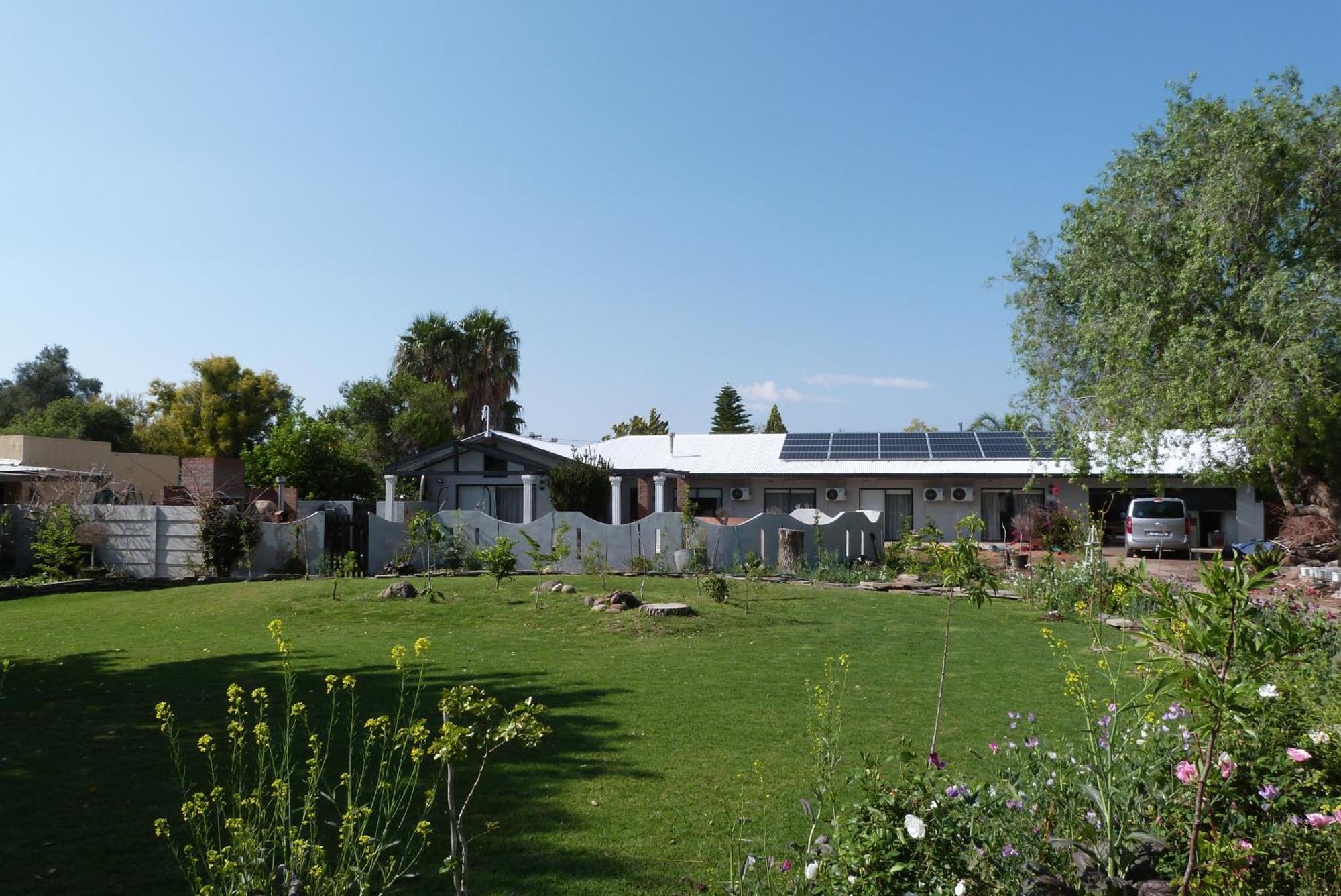 Hannah'S Haven Studio Deluxe - No Loadshedding Appartement Beaufort Wes Buitenkant foto